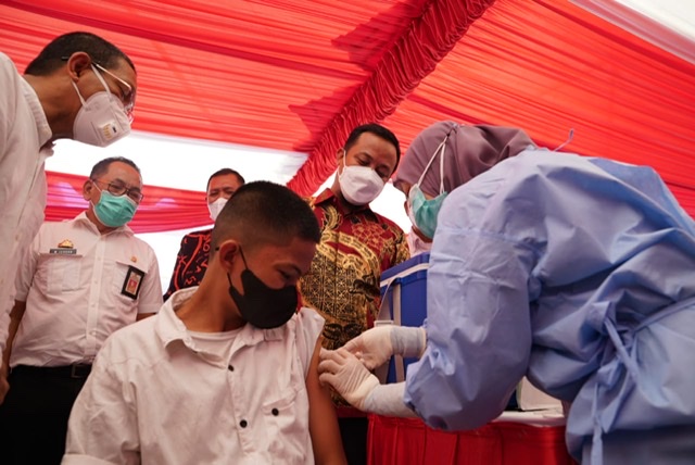 Target 7 Juta Vaksin, Plt Gubernur Dorong Percepatan Vaksinasi Bagi Remaja dan Pelajar